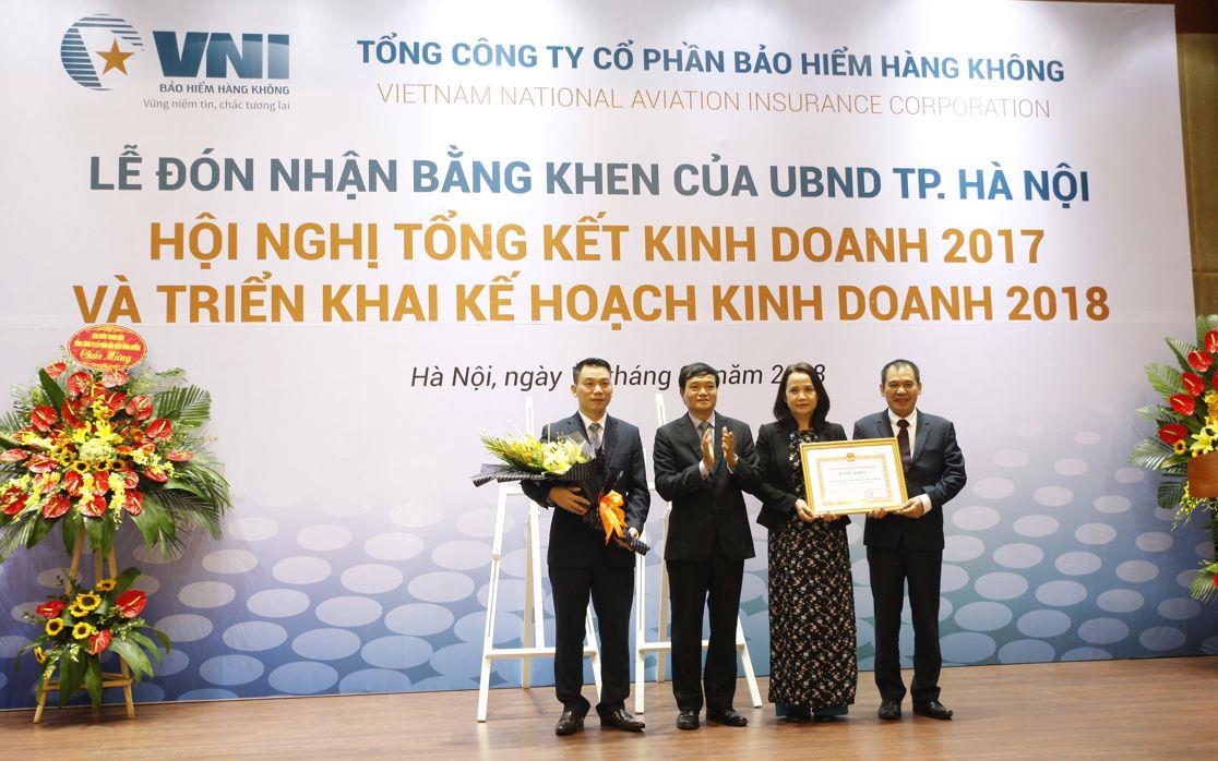 Bảo hiểm Hàng không (VNI) đón nhận Bằng khen của UBND TP.Hà Nội và Hội nghị tổng kết hoạt động kinh doanh năm 2017, triển khai kế hoạch kinh doanh 2018